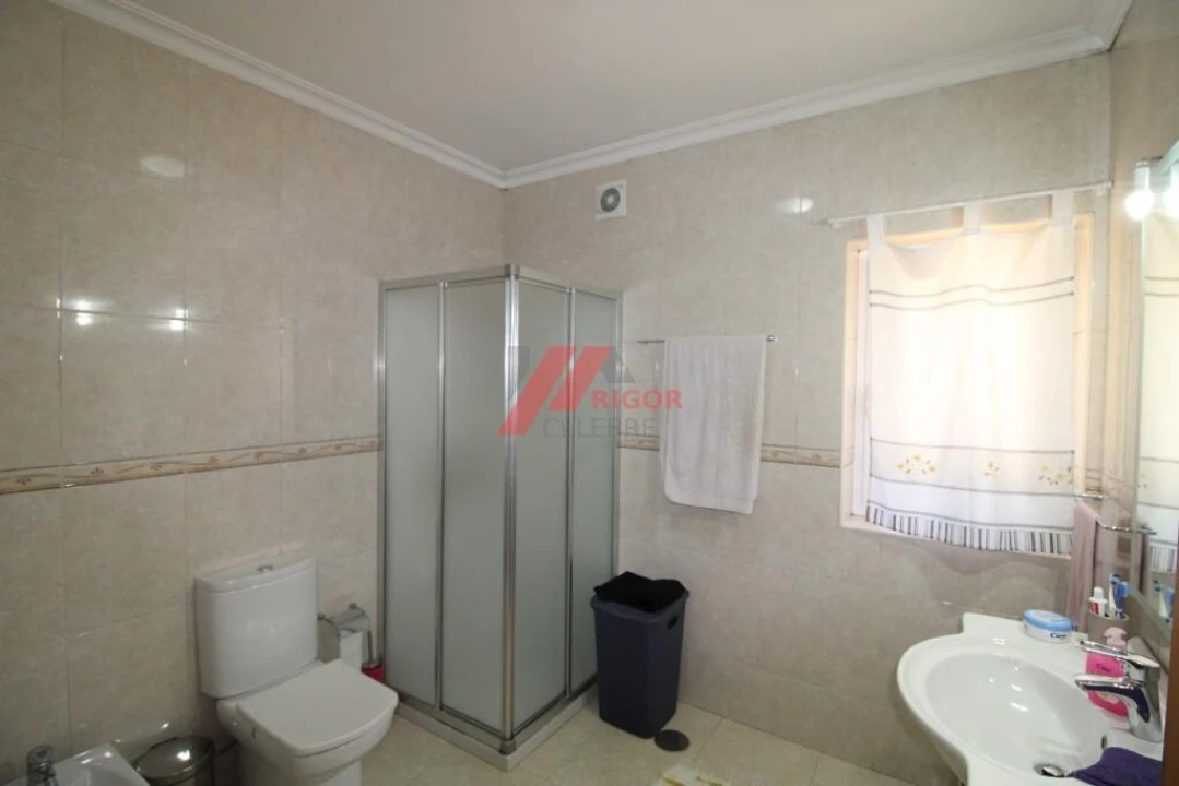 Moradia T4 para Venda em Fornelos e Queijada Foto 25