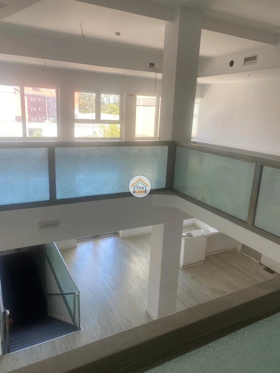 Prédio para Venda em Santo Antonio dos Olivais Foto 12