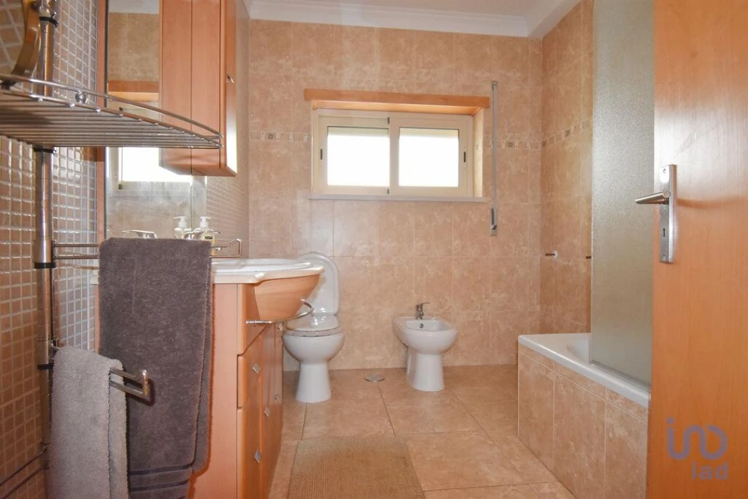 Moradia T4 para Venda em Avelar Foto 9