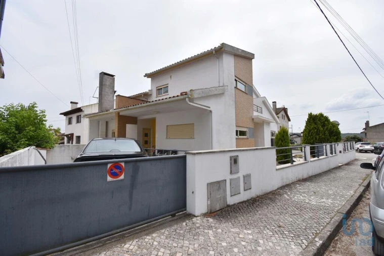 Moradia T4 para Venda em Avelar Foto 3