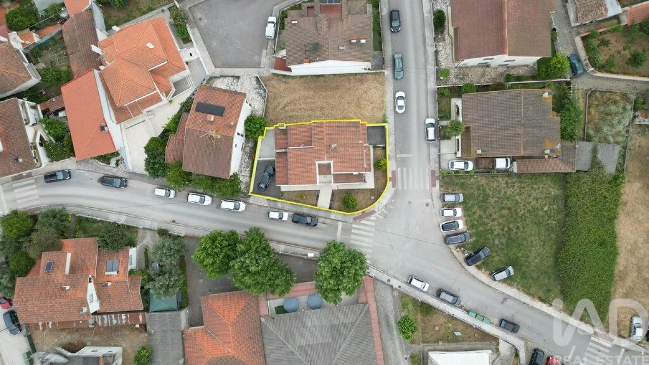 Moradia T4 para Venda em Avelar Foto 30