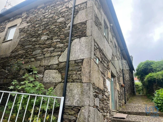 Moradia T4 para Venda em Carvalhais e Candal Foto 3