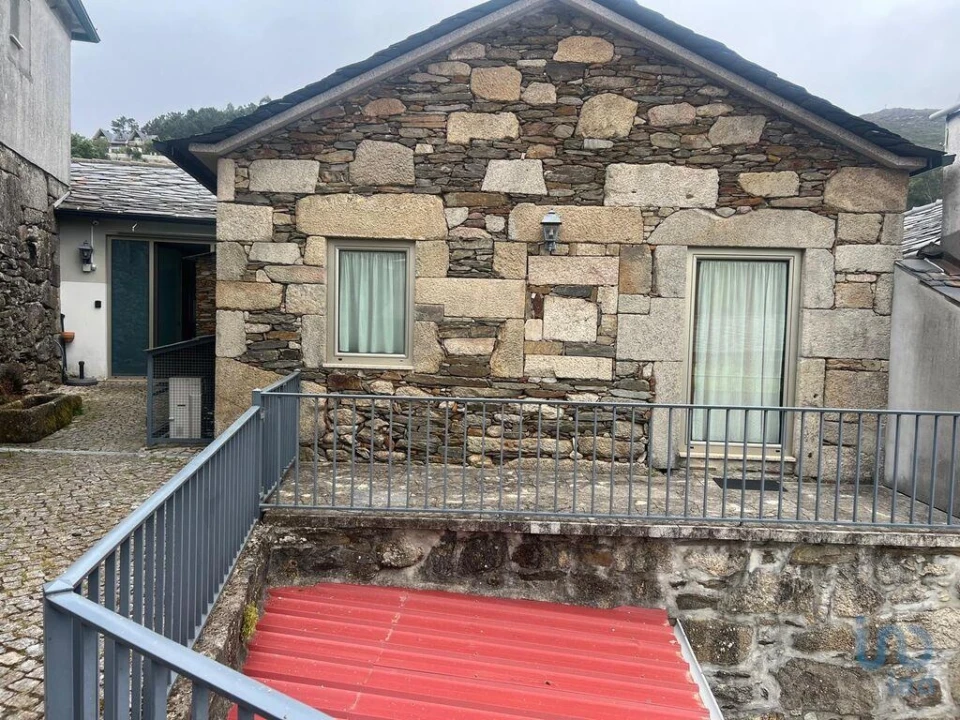 Moradia T4 para Venda em Carvalhais e Candal Foto 1