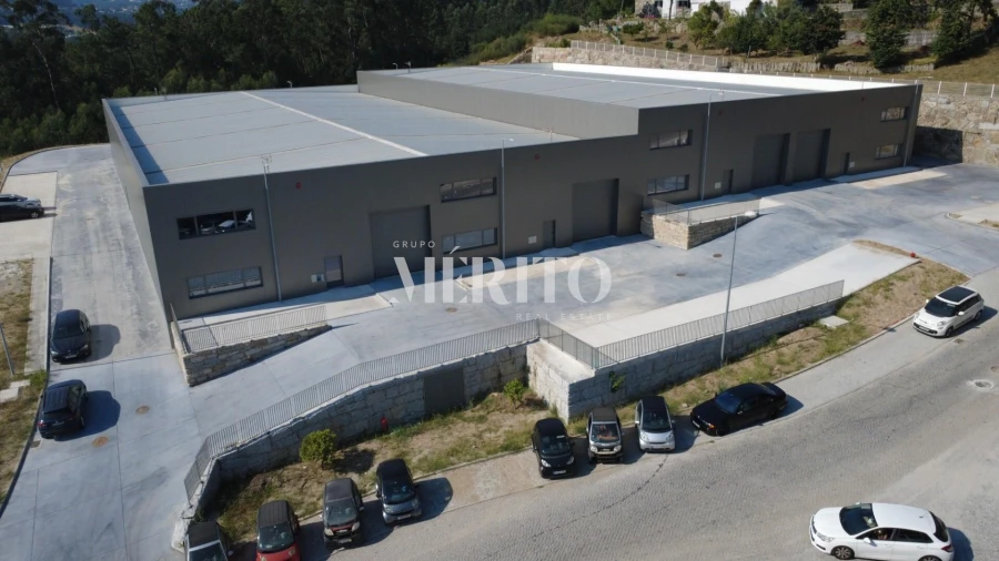 Armazém para Arrendamento em Arnoso (Santa Maria e Santa Eulália) e Sezures