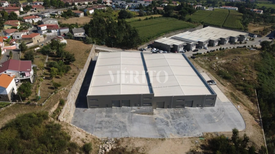 Armazém para Arrendamento em Arnoso (Santa Maria e Santa Eulália) e Sezures Foto 3