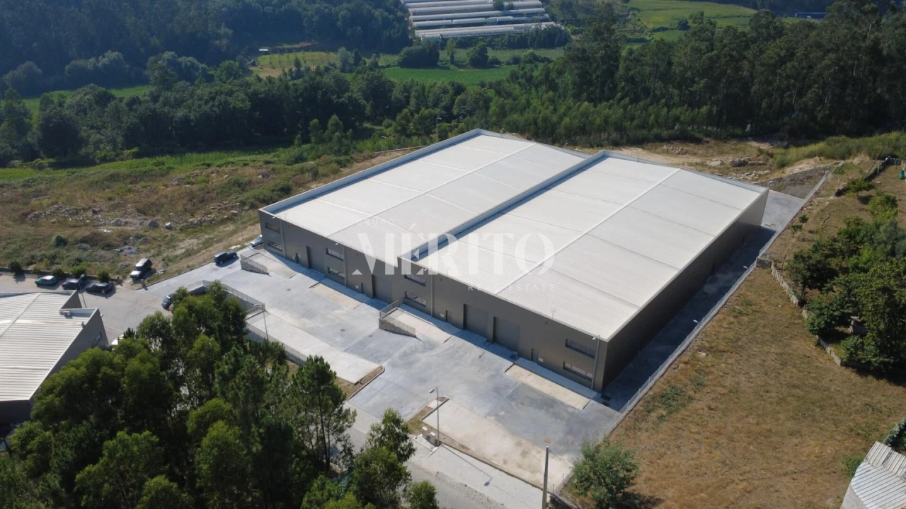 Armazém para Arrendamento em Arnoso (Santa Maria e Santa Eulália) e Sezures Foto 5