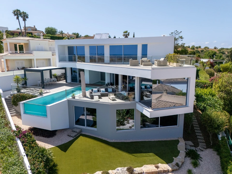 Moradia T4 para Venda em Odiaxere Foto 2