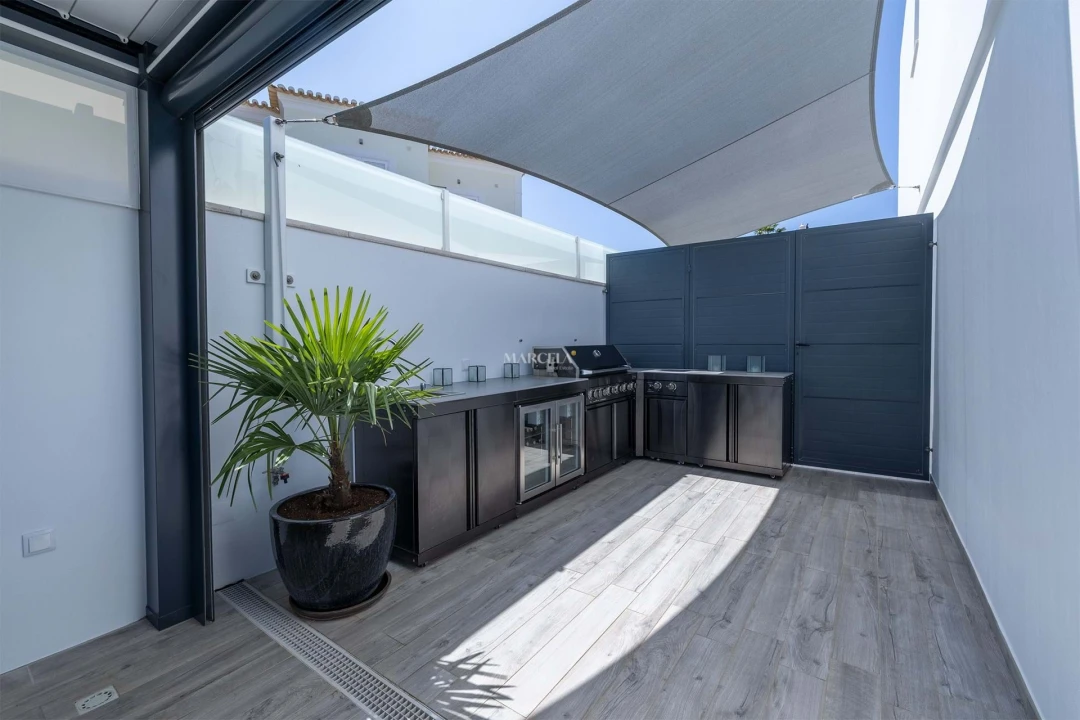 Moradia T4 para Venda em Odiaxere Foto 19