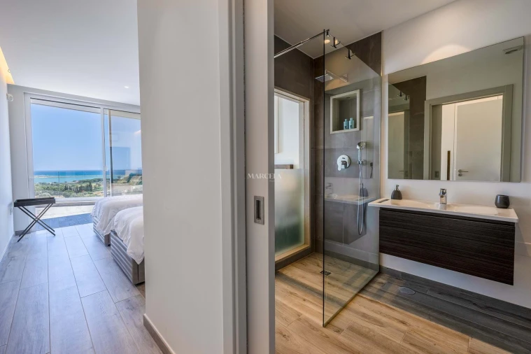 Moradia T4 para Venda em Odiaxere Foto 33