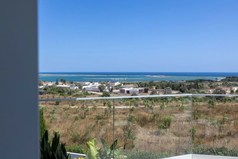 Moradia T4 para Venda em Odiaxere Foto 15