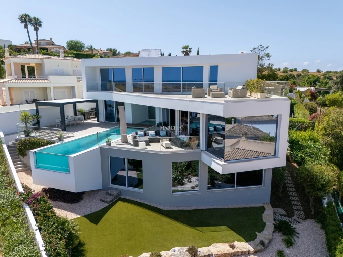 Moradia T4 para Venda em Odiaxere Foto 2