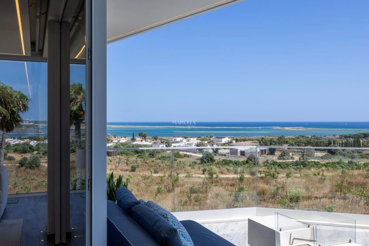 Moradia T4 para Venda em Odiaxere Foto 7