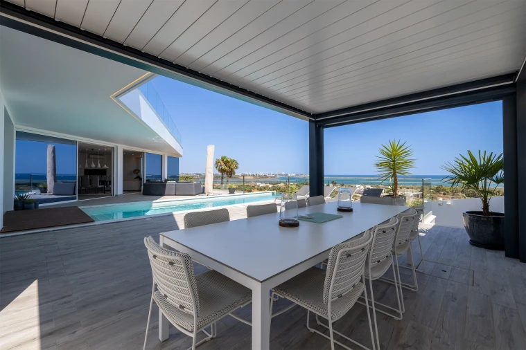 Moradia T4 para Venda em Odiaxere Foto 3