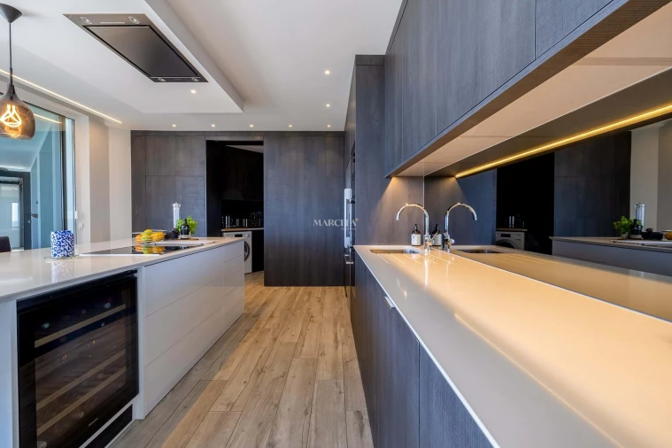 Moradia T4 para Venda em Odiaxere Foto 10