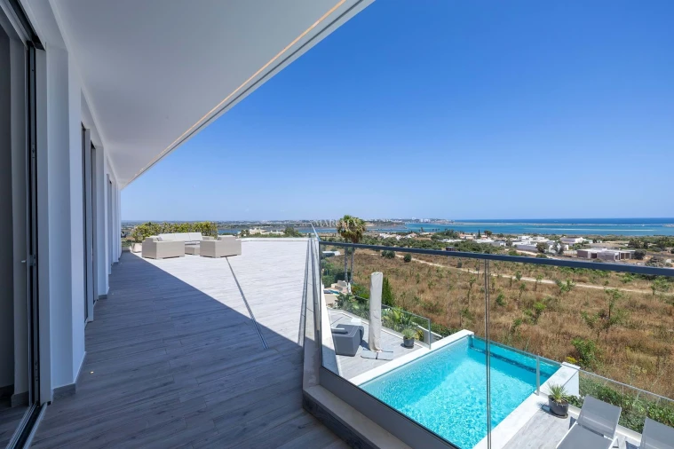 Moradia T4 para Venda em Odiaxere Foto 26