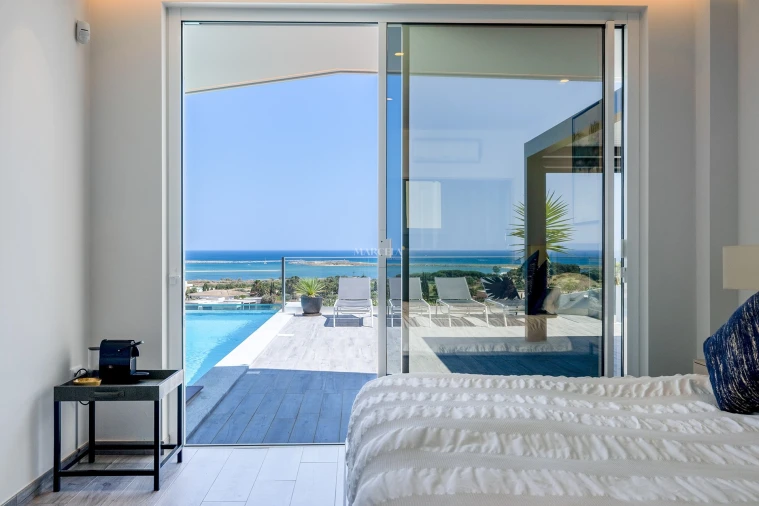 Moradia T4 para Venda em Odiaxere Foto 45