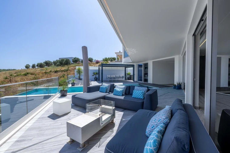 Moradia T4 para Venda em Odiaxere Foto 17