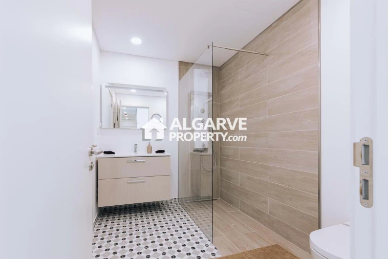 Apartamento T2 para Venda em Faro (Sé e São Pedro) Foto 16