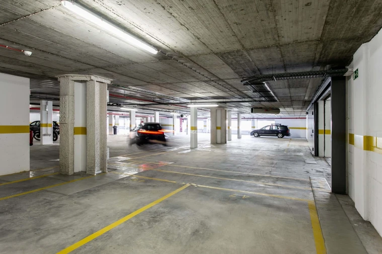 Garagem para Venda em Carnaxide e Queijas Foto 7