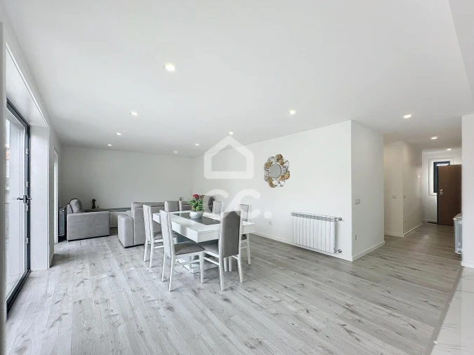 Apartamento T2 para Venda em Santa Maria Maior Foto 2