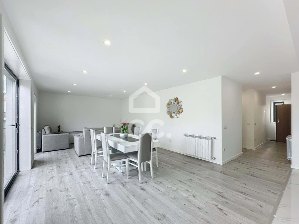 Apartamento T2 para Venda em Santa Maria Maior Foto 2