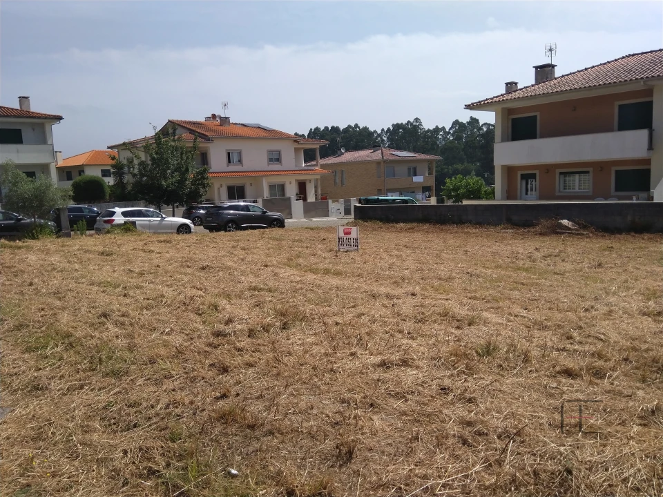Terreno para Venda em Palmeira de Faro e Curvos Foto 1