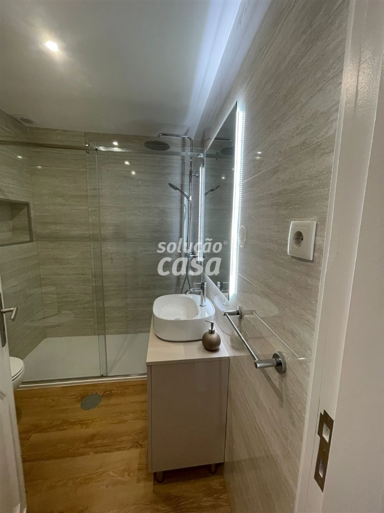 Apartamento T3 para Arrendamento em Mafamude e Vilar do Paraíso Foto 10