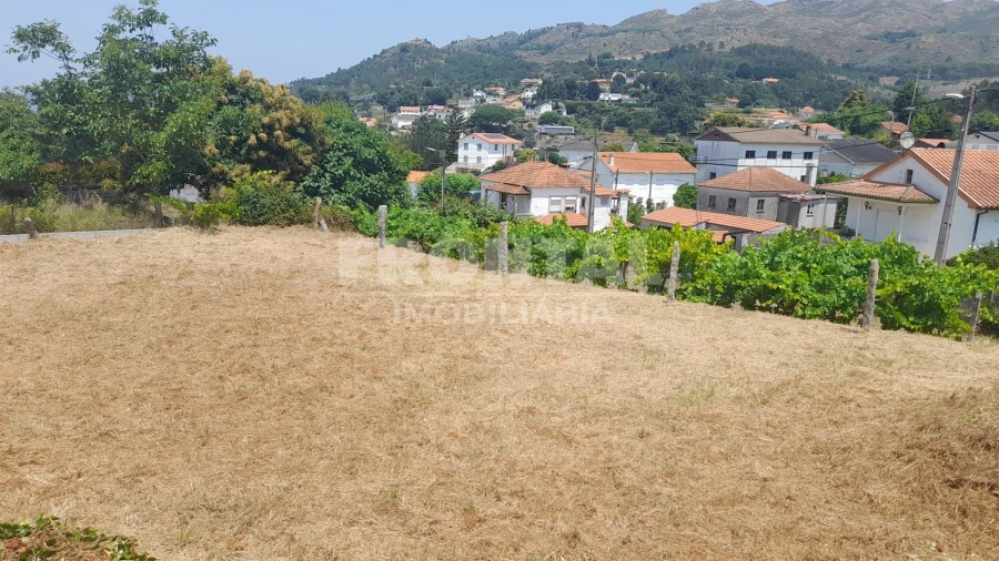 Terreno para Venda em Loivo Foto 1