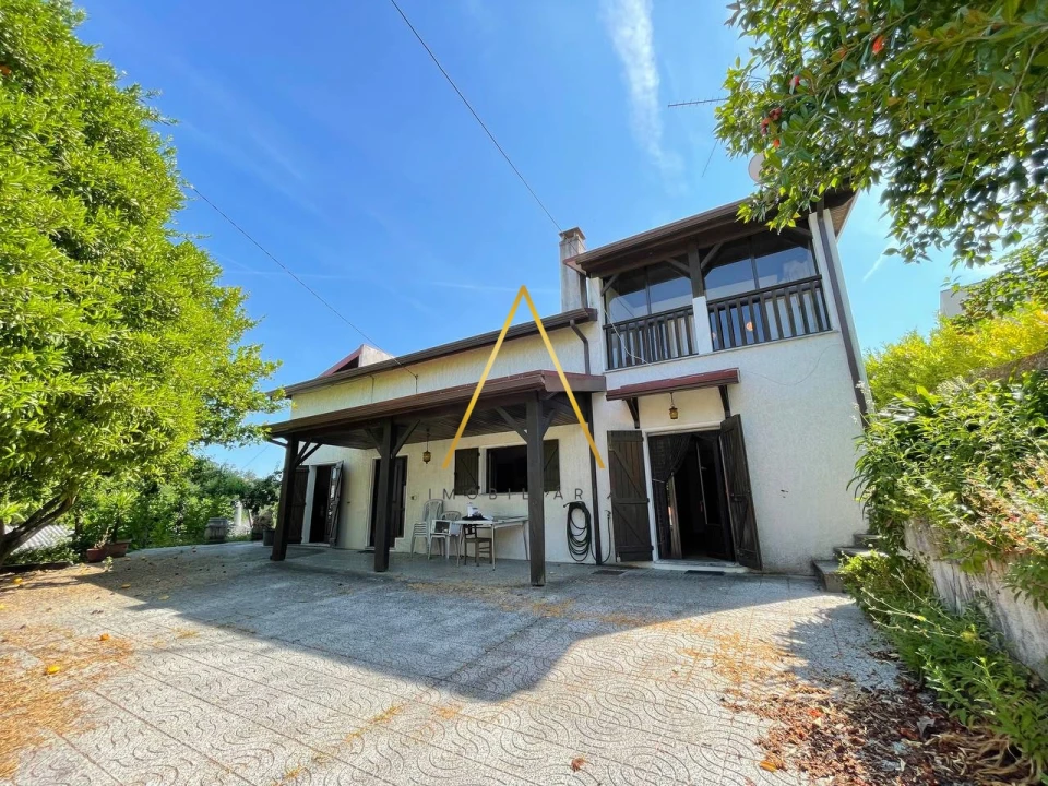 Moradia T3 para Venda em Orgens Foto 1