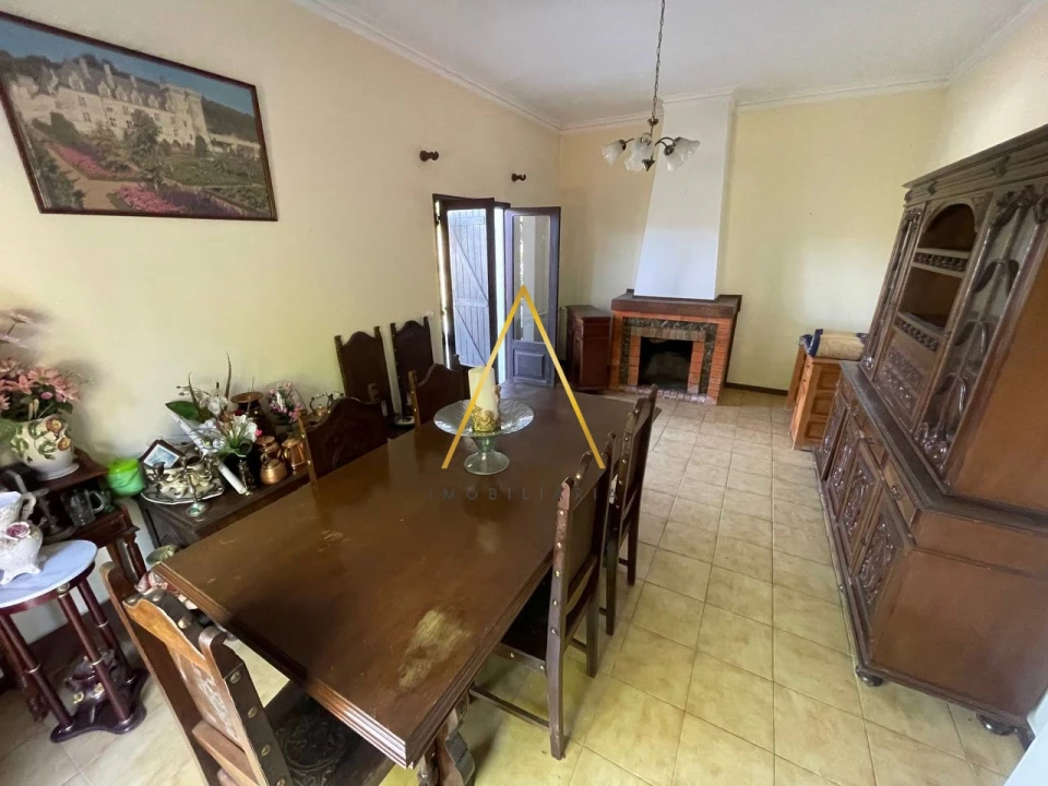 Moradia T3 para Venda em Orgens Foto 3