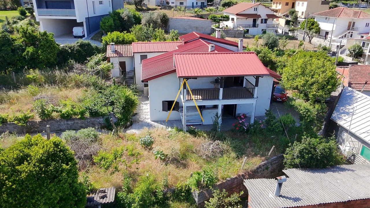 Moradia T3 para Venda em Orgens Foto 16