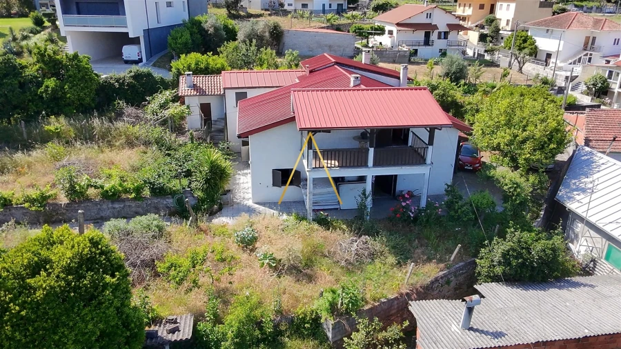 Moradia T3 para Venda em Orgens Foto 16