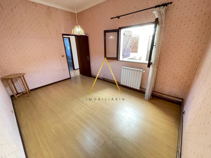 Moradia T3 para Venda em Orgens Foto 10