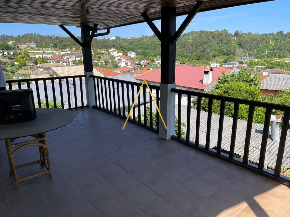 Moradia T3 para Venda em Orgens Foto 13