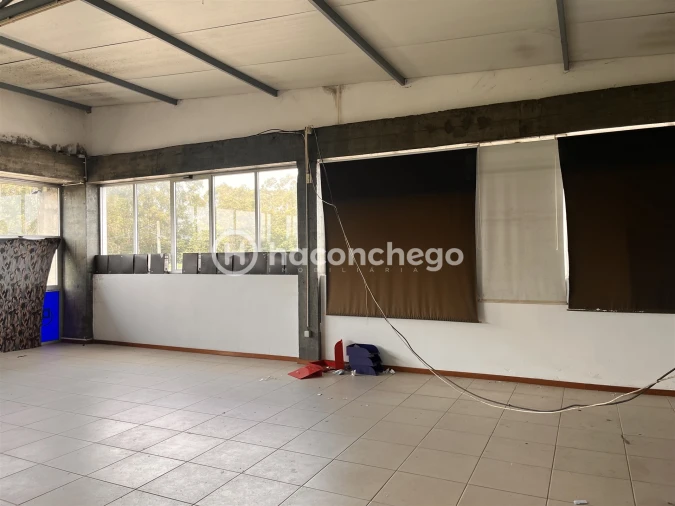 Armazém para Arrendamento em Manhente Foto 3