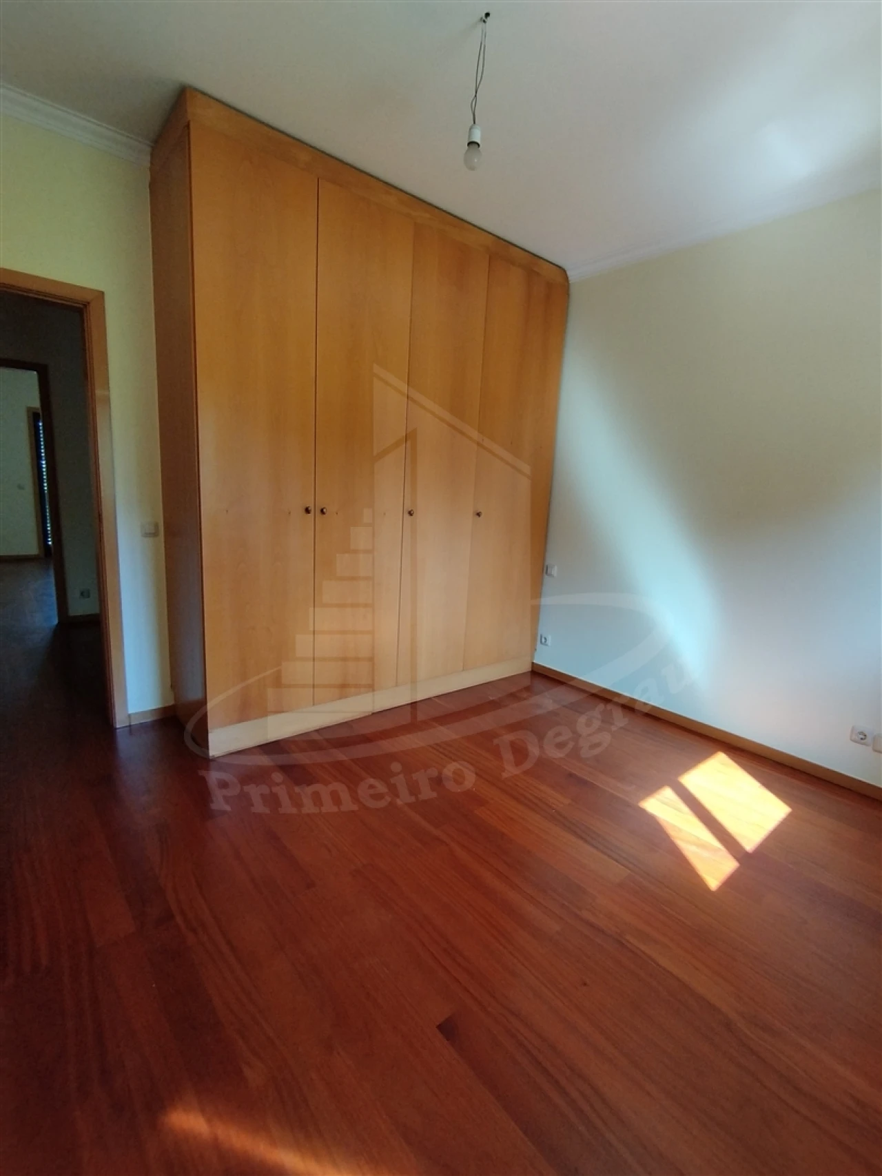 Moradia T4 para Venda em Lago Foto 18