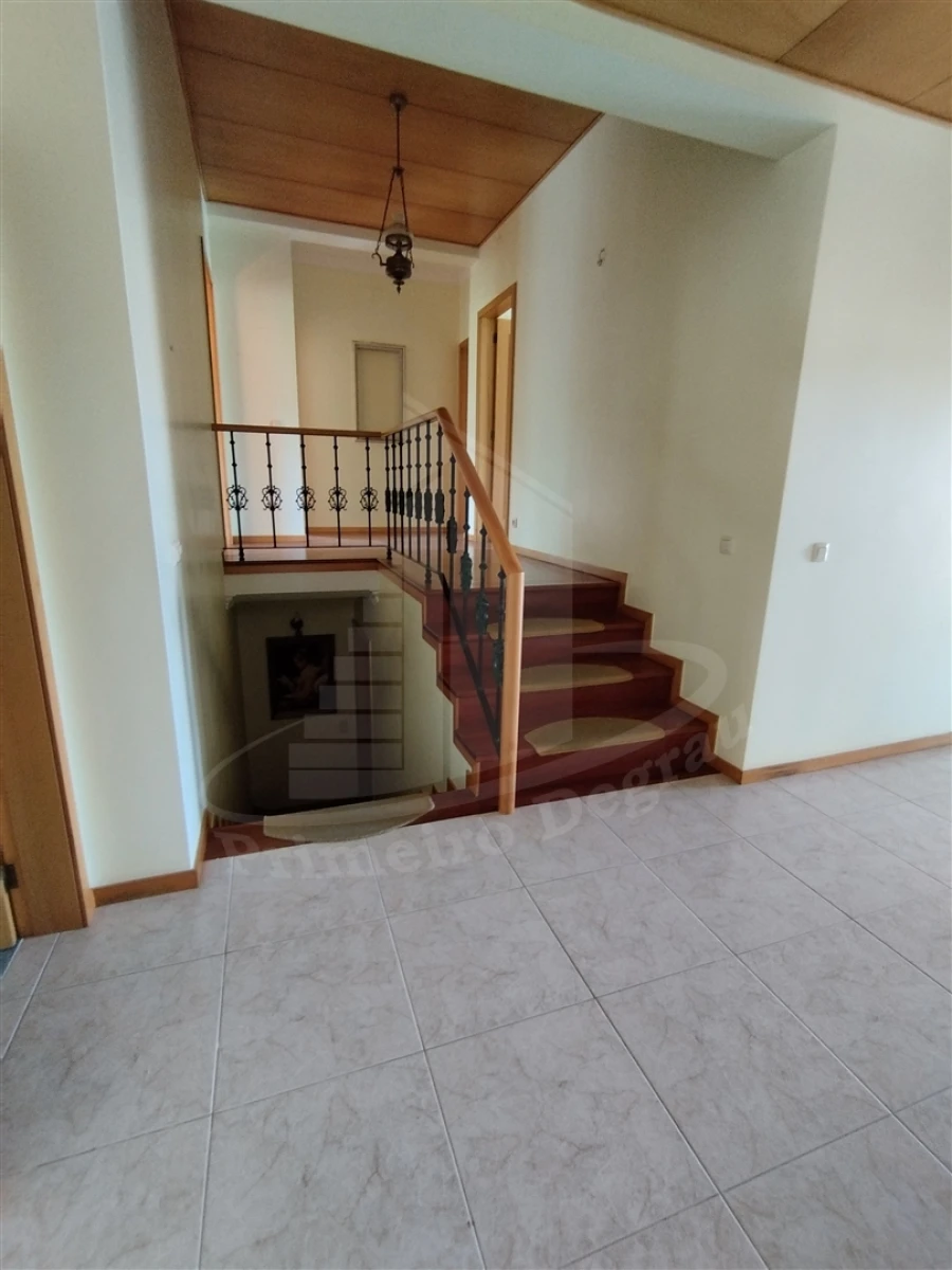 Moradia T4 para Venda em Lago Foto 14