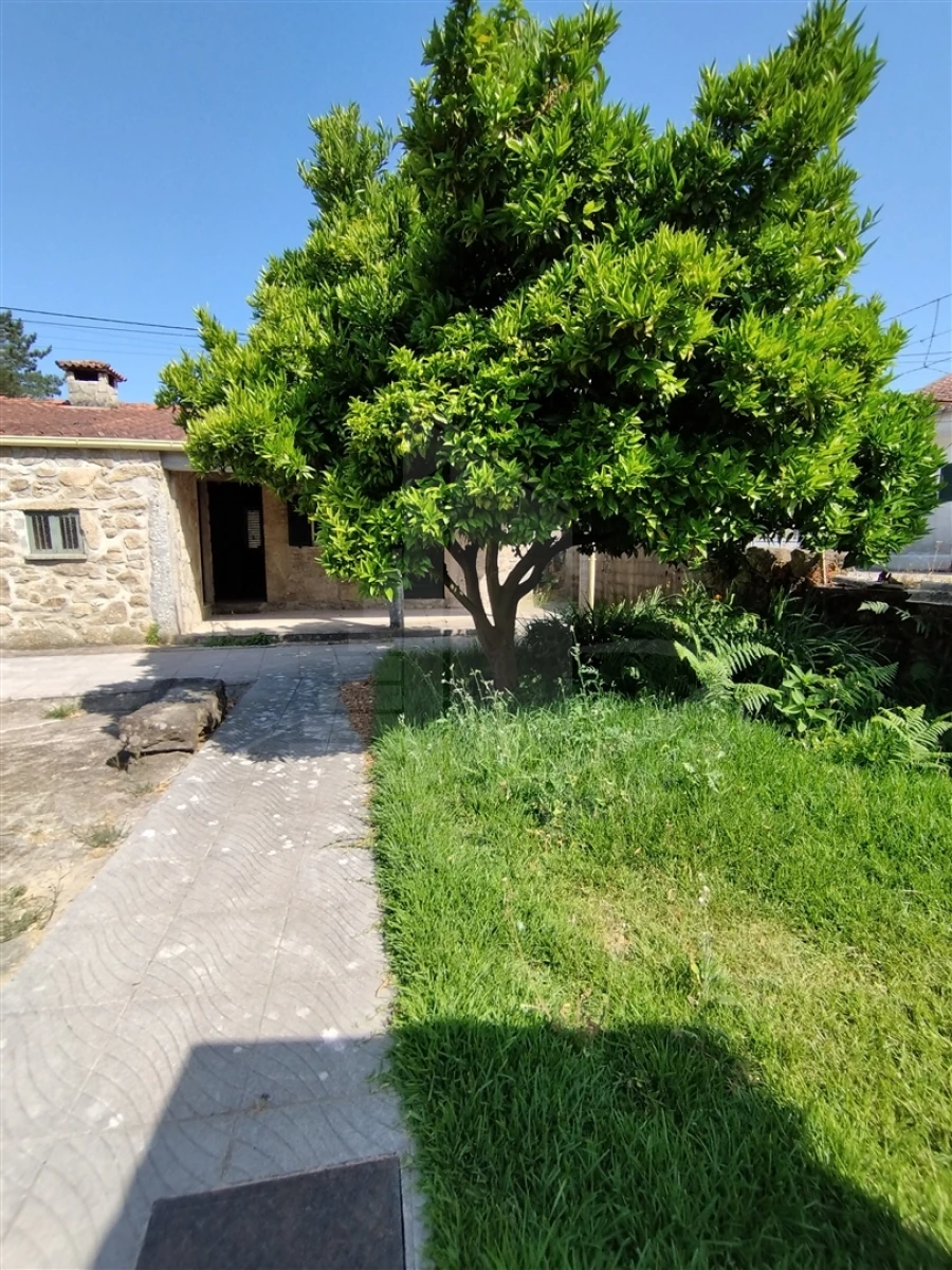 Moradia T4 para Venda em Lago Foto 35