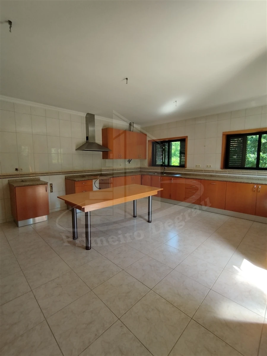 Moradia T4 para Venda em Lago Foto 8