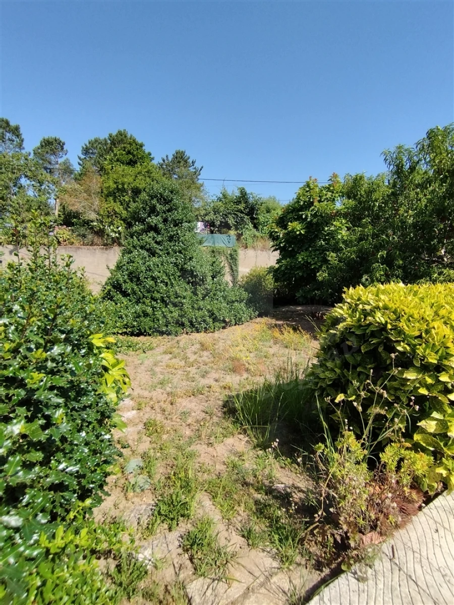 Moradia T4 para Venda em Lago Foto 30