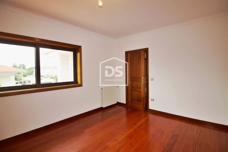 Moradia T4 para Venda em Freixo de Cima e de Baixo Foto 34