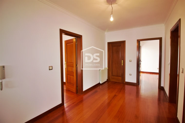 Moradia T4 para Venda em Freixo de Cima e de Baixo Foto 24