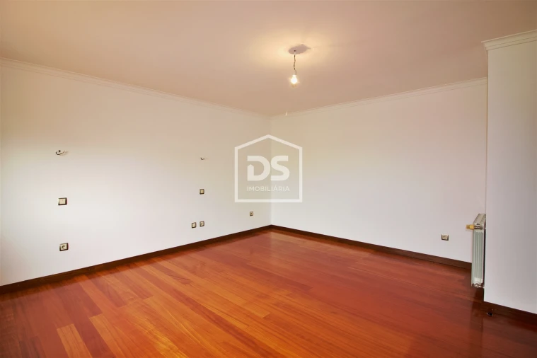 Moradia T4 para Venda em Freixo de Cima e de Baixo Foto 29