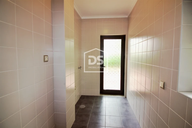 Moradia T4 para Venda em Freixo de Cima e de Baixo Foto 8