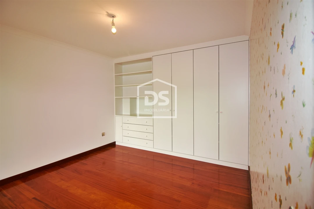 Moradia T4 para Venda em Freixo de Cima e de Baixo Foto 36