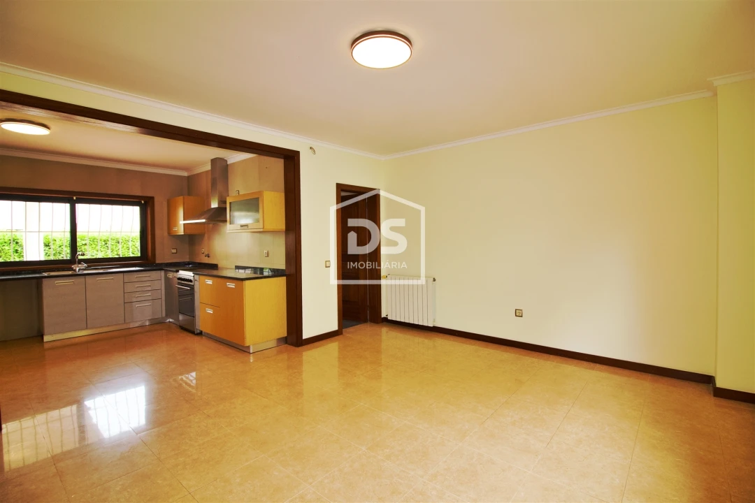 Moradia T4 para Venda em Freixo de Cima e de Baixo Foto 7