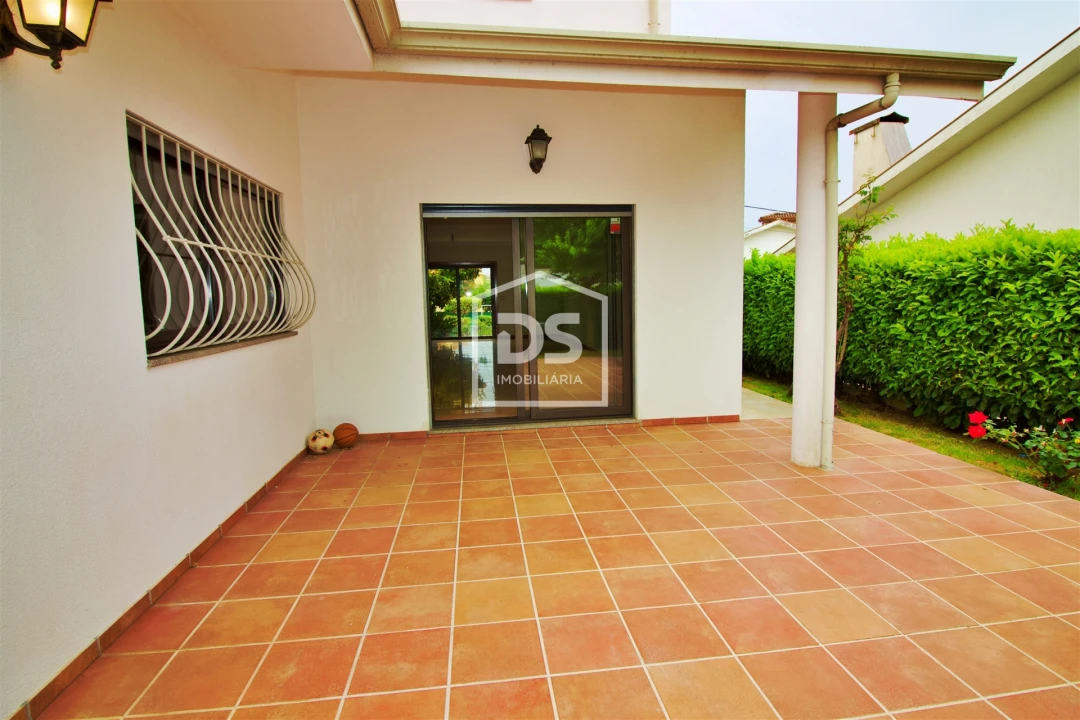 Moradia T4 para Venda em Freixo de Cima e de Baixo Foto 16