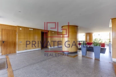 Apartamento T3 para Venda em Lordelo do Ouro e Massarelos