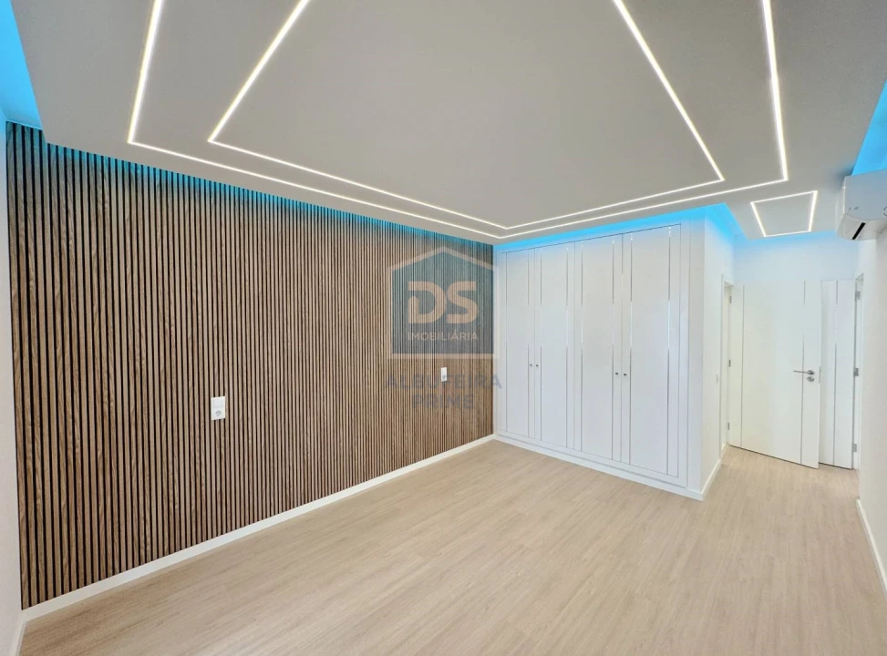 Apartamento T3 para Venda em Quarteira Foto 14