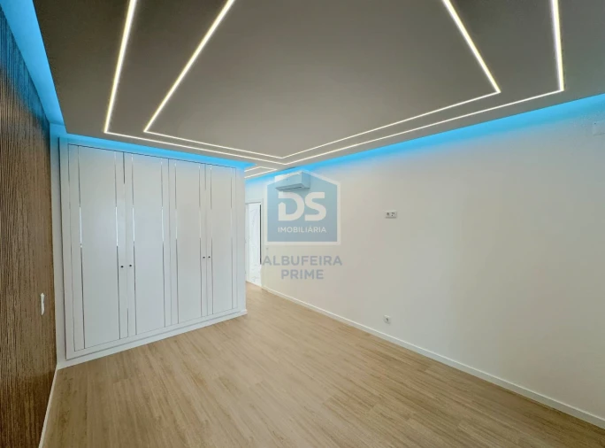 Apartamento T3 para Venda em Quarteira Foto 18